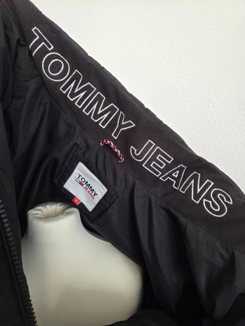 Tommy Hilfiger Giacche: Tommy Hilfiger Winterjacke, Schwarz, Grösse S – Usato da Bülach venduto da DontPushTheButton 3