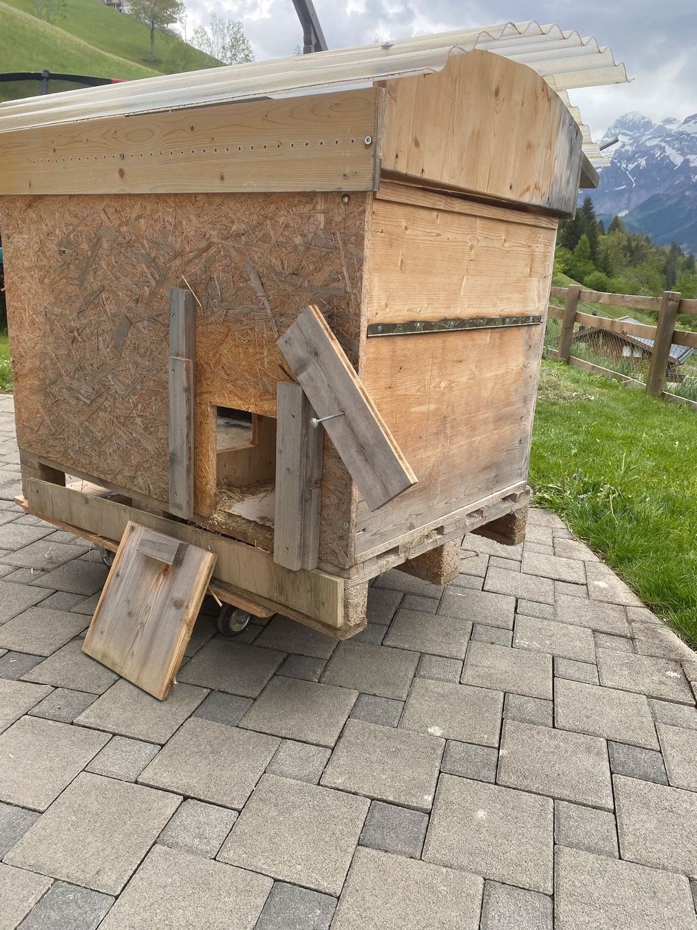 Cages, transport & sécurité: Kaninchenstall oder Hühnerstall – D'occasion à Lenk im Simmental par Miguelle 4