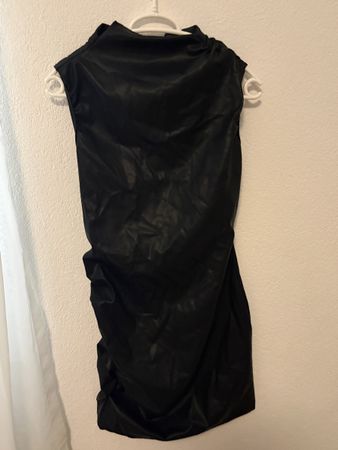 Damen Kleid ärmellos schwarz Lederoptik super Zustand