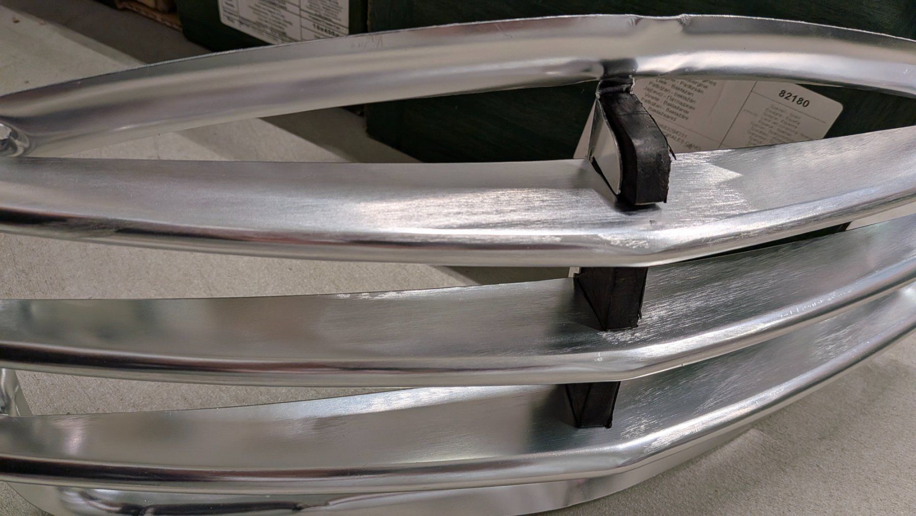 Citroën Alle Autoersatzteile: Kühlergrill 2CV Metall – Neu und originalverpackt aus Thun von Mirweb 1
