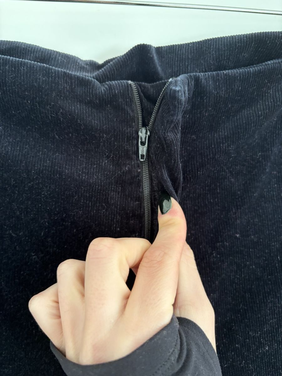 Massimo Dutti Pantaloni: Pantalon Massimo Dutti velours taille 40 – Usato da Vésenaz venduto da ilomd 3