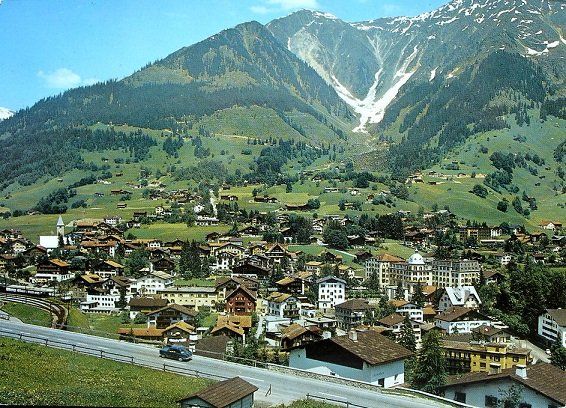 Cartes postales: KLOSTERS Strasse mit Auto – D'occasion à Jona par philajona