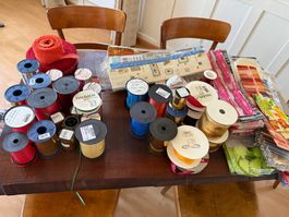 Geschenkband Rollen diverse Verpackungen Set bunt neu