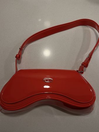 Original Diesel 1DR Schultertasche Rot – Lackoptik – Neuwert