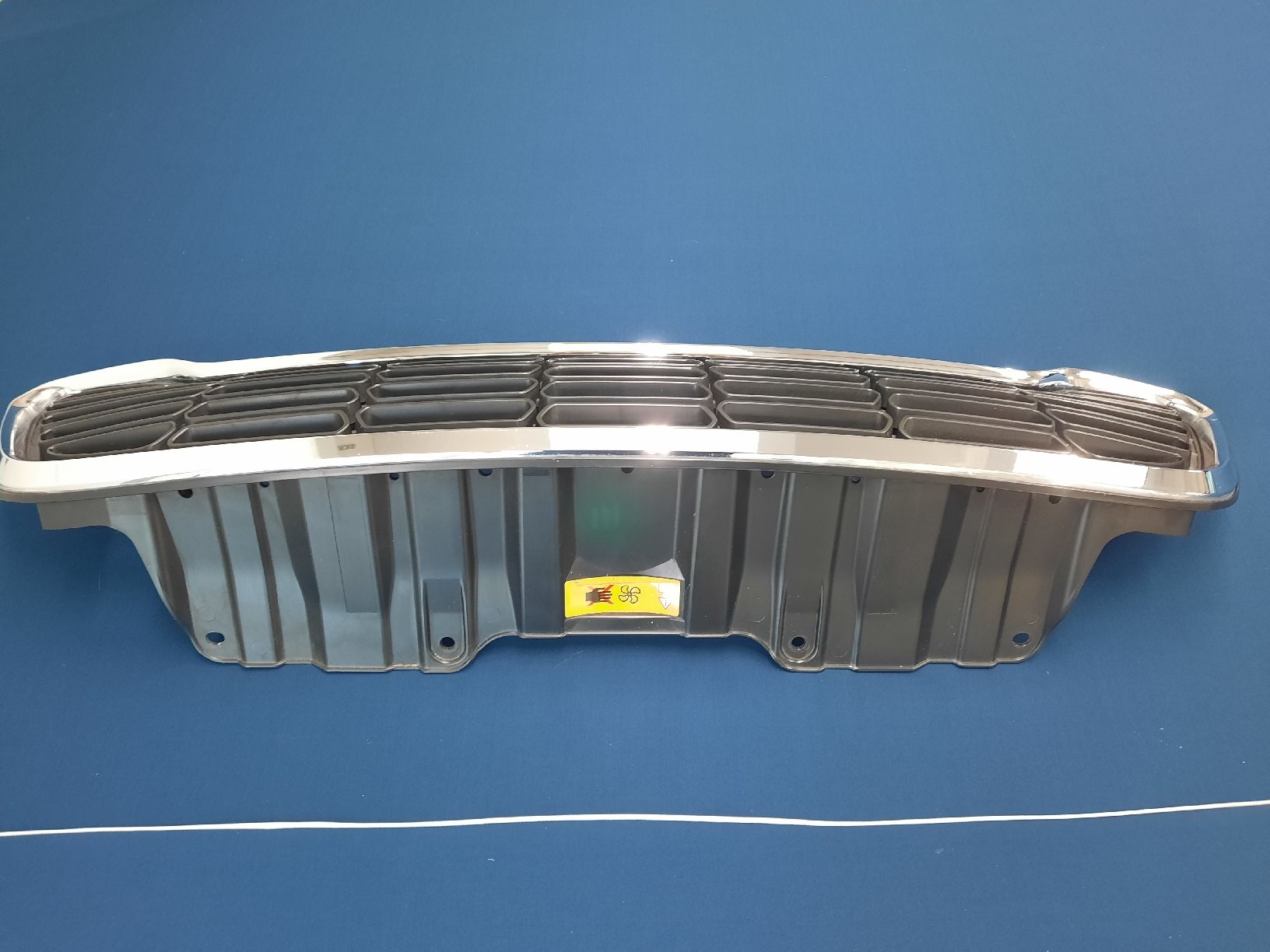 Mini Tutti pezzi di ricambio auto: Kühlergrill Mini Countryman SD – Usato da Wald ZH venduto da Bruno_2018 3