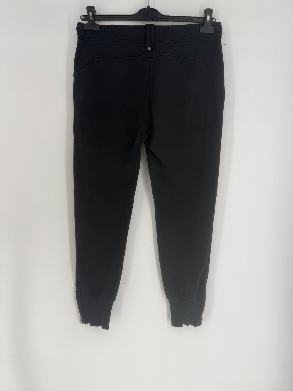 Esprit Pantaloni: 7/8 Trainerhose/ Jogginghose von Esprit Gr. M – Usato da Auenstein venduto da moin. 1