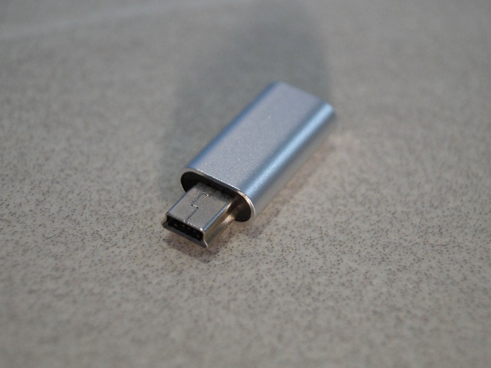 Unità & Adattatore: Adapter Mini USB 2.0 auf USB C in Aluhülle – Nuovo e nell'imballaggio originale da Aarburg venduto da 2..0 1