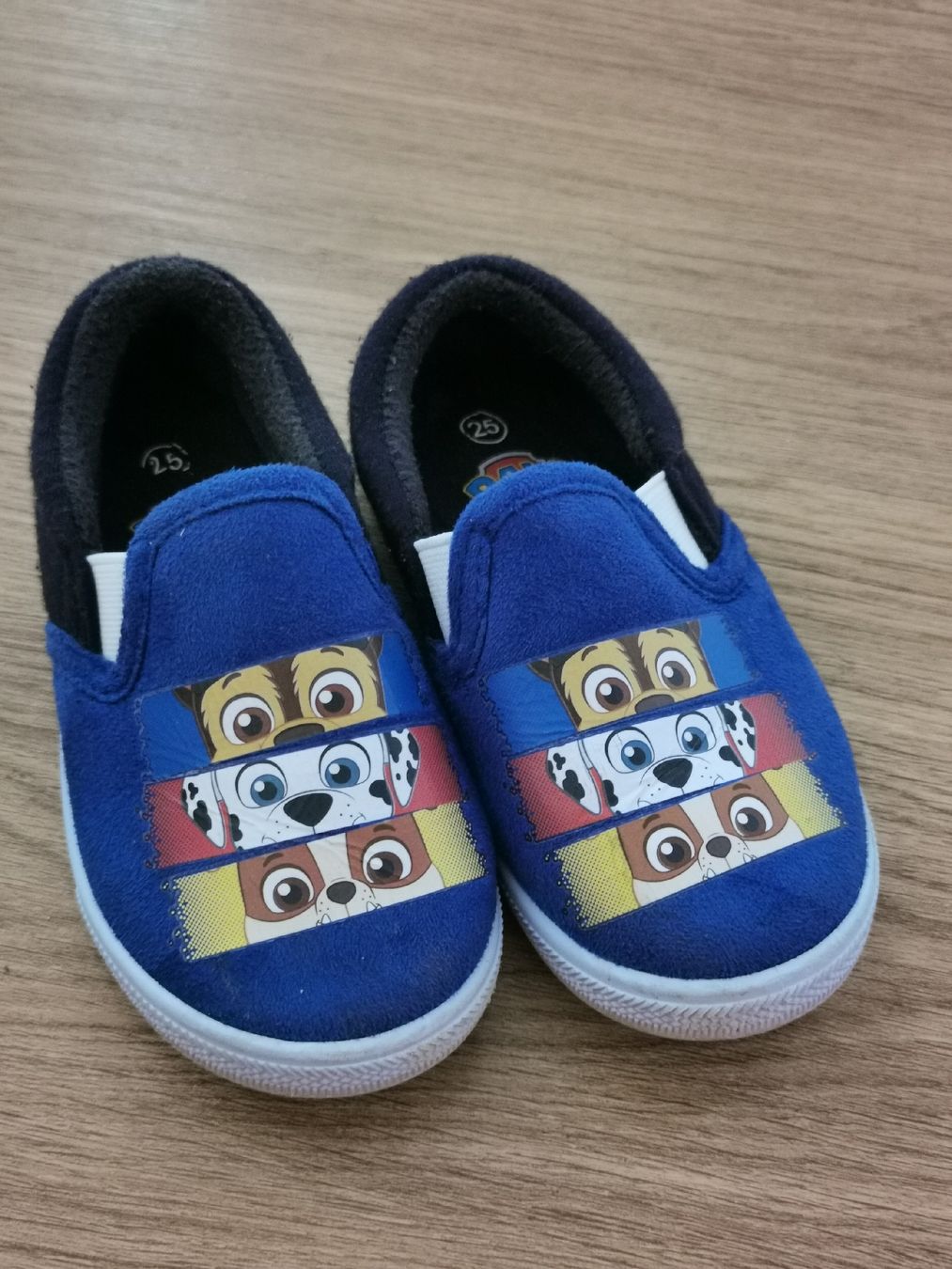 Schuhe für Jungen: Paw Patrol Hausschuhe Grösse 25 – Gebraucht aus Cham von julayla 1