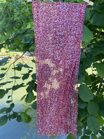 Feinblumiger transparenter Schal
