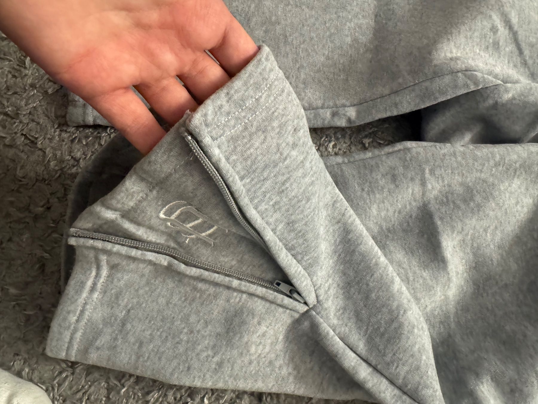 Pantaloni: Graue Trainerhose – Nuovo (secondo la descrizione) da Römerswil LU venduto da oli_9hd5 4