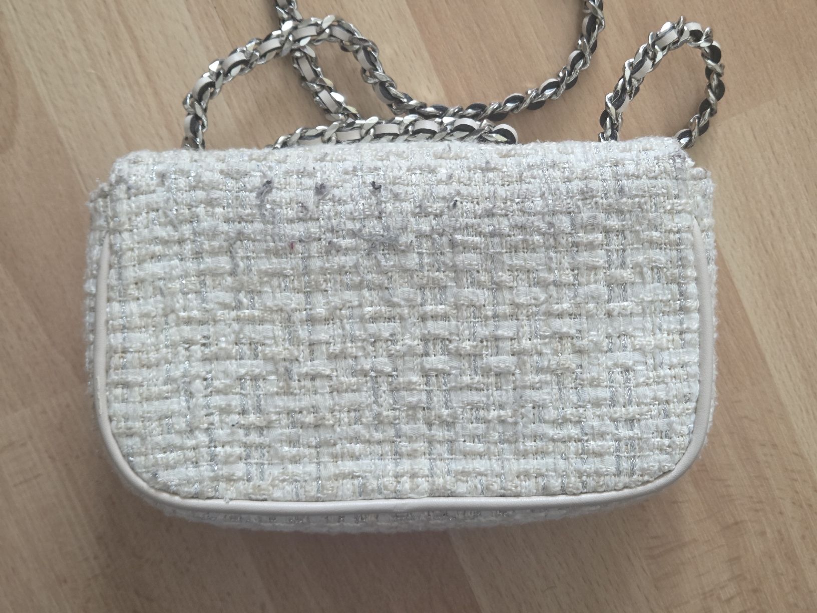 Guess Borse da donna: Guess Umhägetasche Tweed Weiss – Usato da Wettingen venduto da smilee1 1
