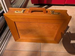 Rarität: Aktenkoffer aus Kirschbaumholz