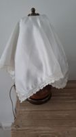 Antikes Lampentuch mit feiner Spitze