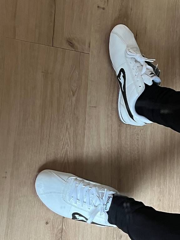 Damenschuhe: Sneaker Damen weiss, neu, Grösse 37 – Gebraucht aus Berg TG von LilBobaa 1
