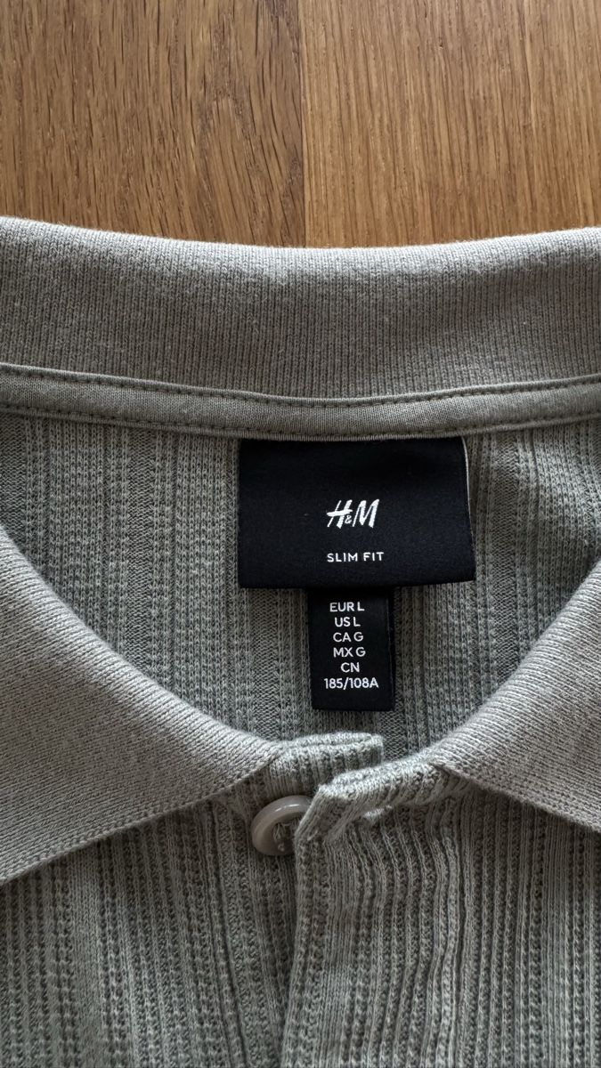 H&M Polos: Herren Polo, khaki, Gr. L – Neuf avec emballage d'origine à Sursee par Janst88 1