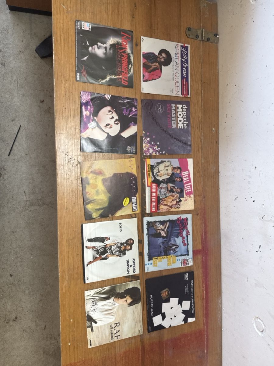 Schallplatten: LP / singel  – Gebraucht aus Lömmenschwil von Chuetz
