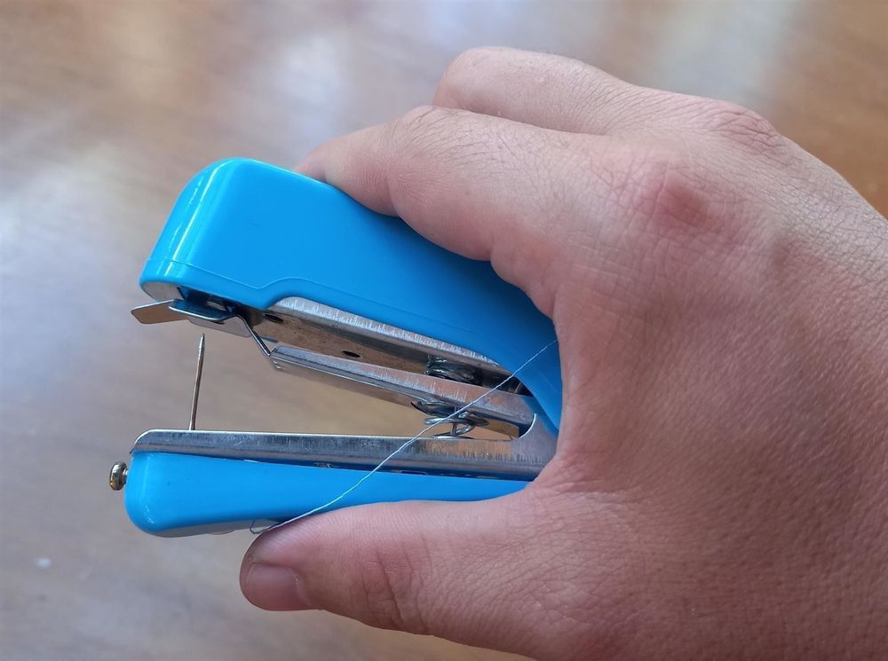 Mini Nähmaschine für unterweg Machine à coudre de voyage Kaufen auf