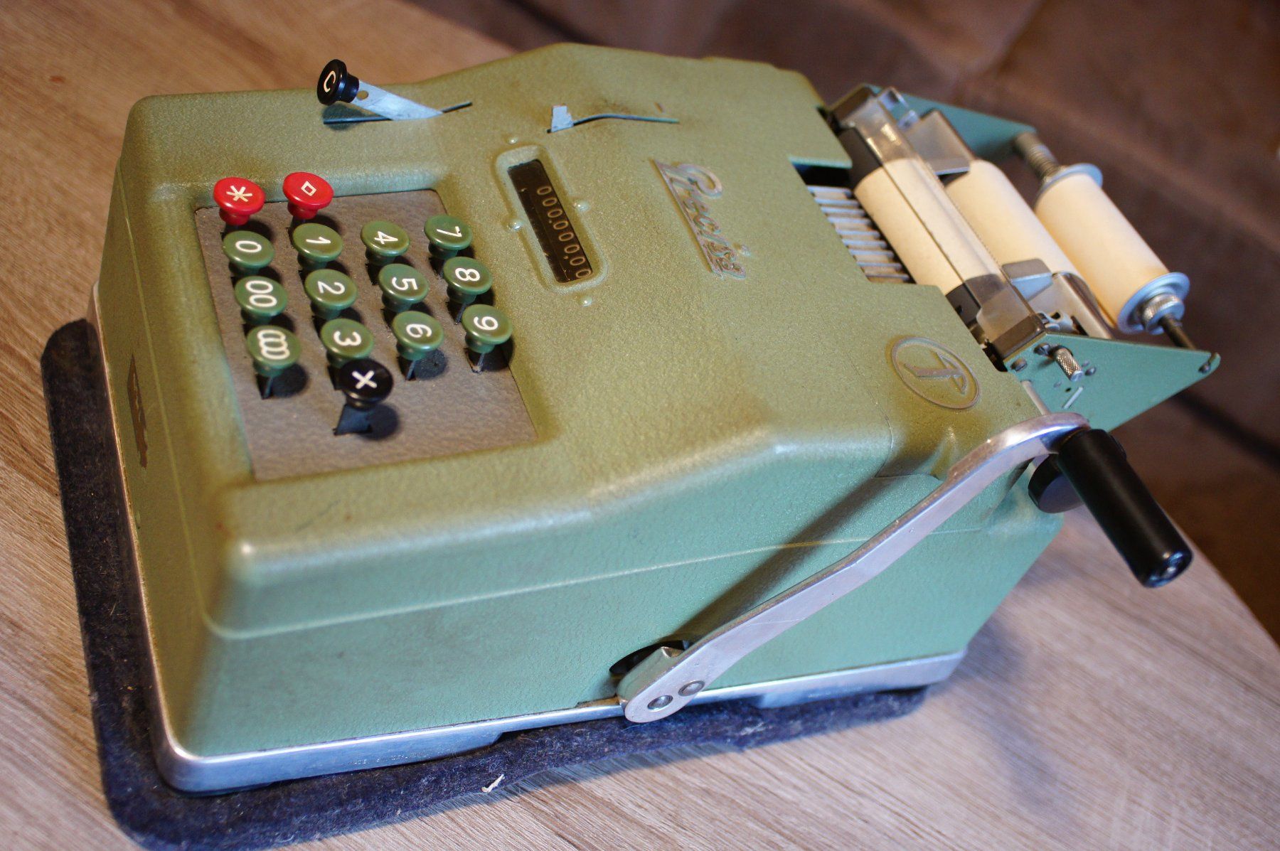 Calcolatrici tascabili: Retro  "Precisa" mechanische Rechenmaschine – Usato da Avers venduto da Reve 1