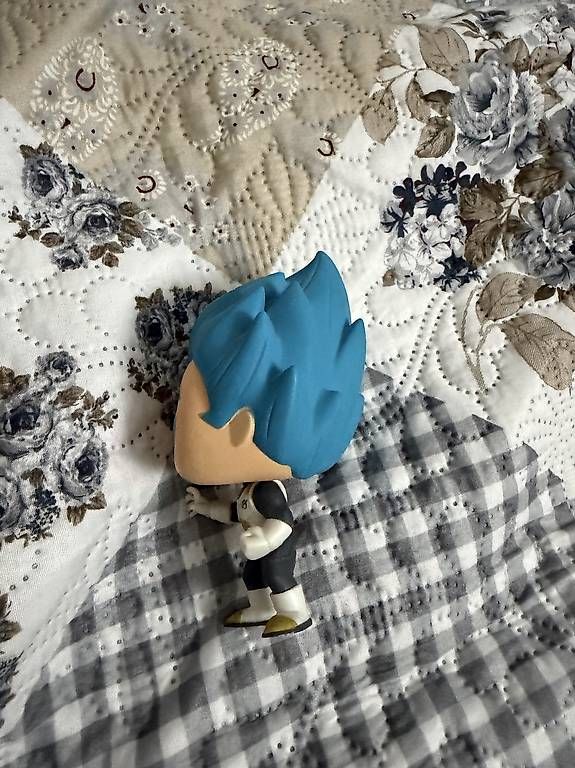 Funko Statuette: Funko Pop Végéta Dragon ball – Usato da Nyon venduto da lio_5n8l 3
