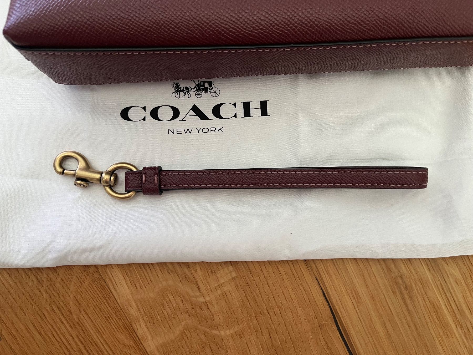 Coach Sacs femmes: Coach Wine leather clutch – Neuf avec emballage d'origine à Reinach BL par pinklemonade 6