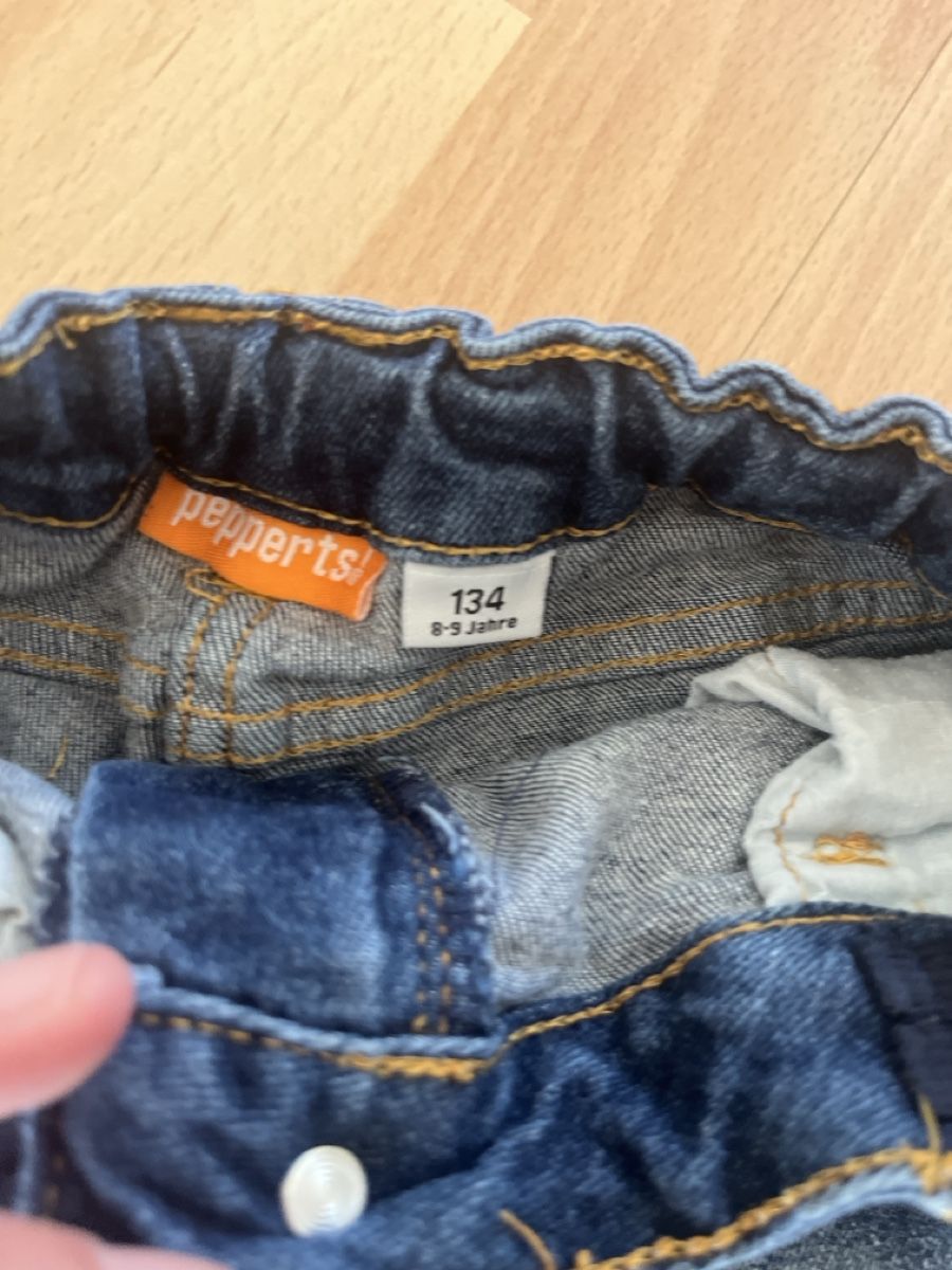 Pantaloni: Hotpants 134 – Usato da Münchwilen TG venduto da Kaira0811 1