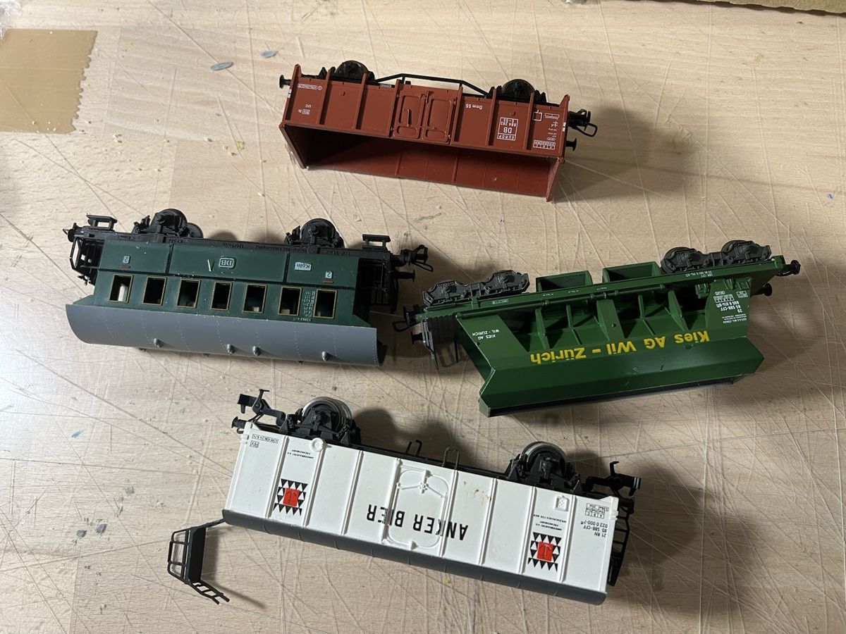 Modellini di ferrovie: Div Wagen Gleichstrom – Usato da Dübendorf venduto da Troggy 2