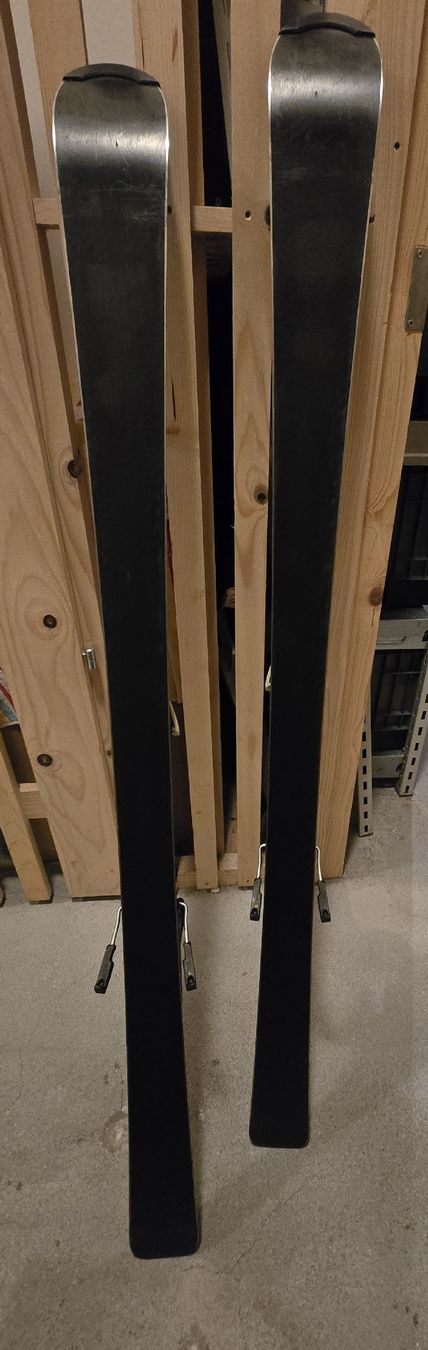 Stöckli Skis: Stöckli Race Team Ski 140cm – Gebraucht aus Steinen von Stud2 1
