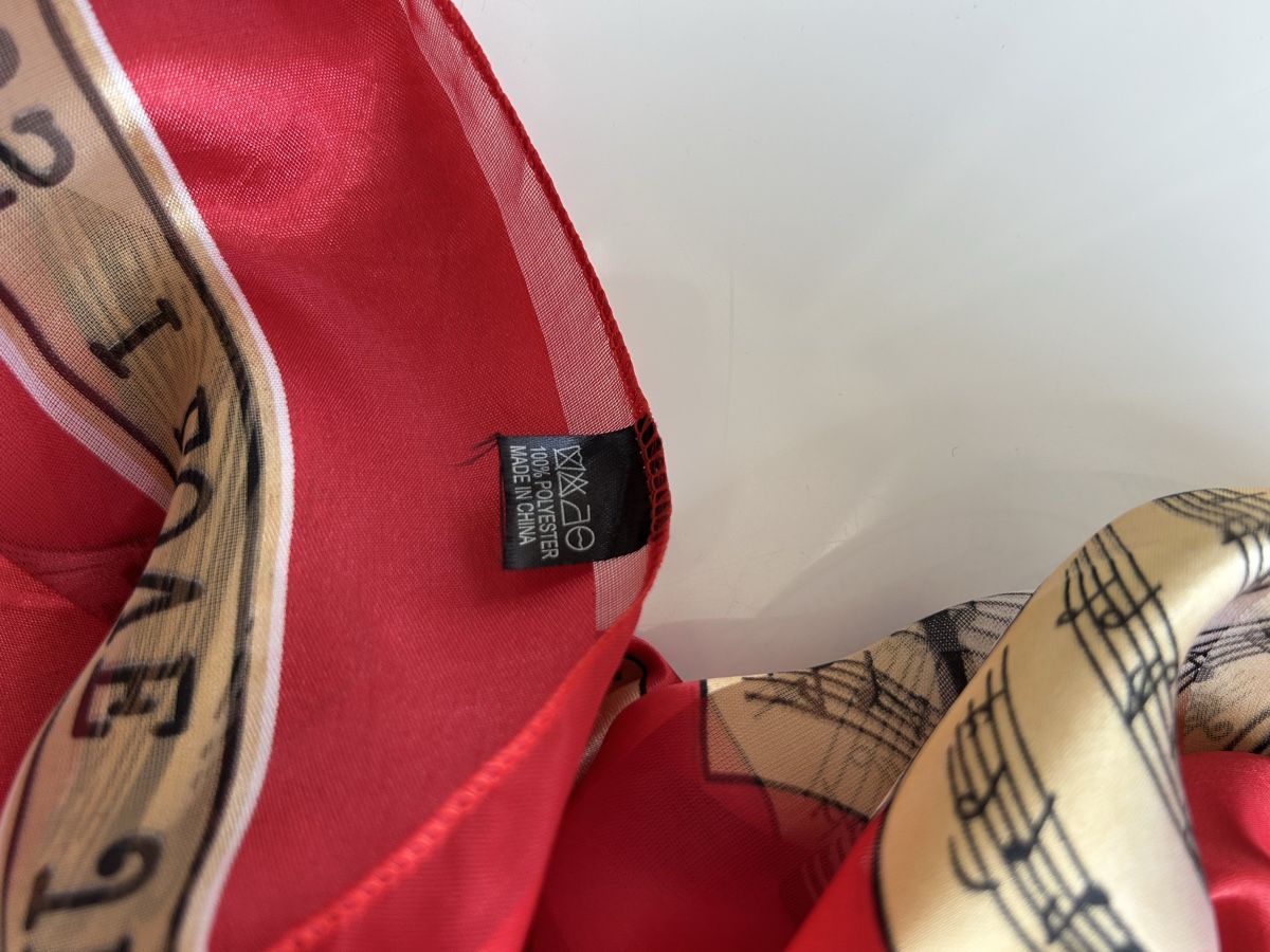 Foulards, Tücher & Schals: Red polyester scarf with doves and Bible print – Gebraucht aus Saland von ele_vc96 3