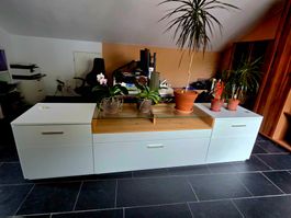 Weisses TV Möble mit Glasplatte super Zustand