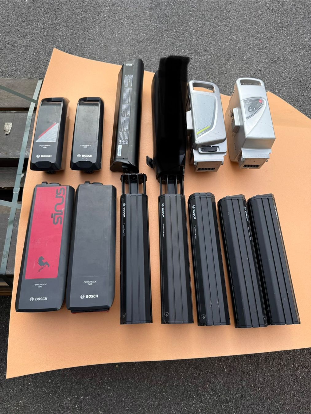 Bosch Batterie: Div.Akkus Bosch und Flyer(DEFEKT) – Difettoso da Oberentfelden venduto da lam_vj88
