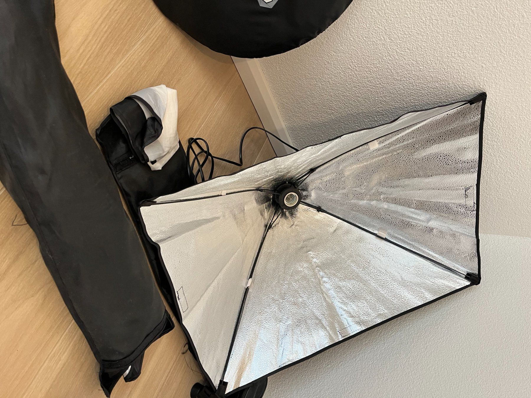 Fotocamera: Videografie Starter Kit (Stative, Softboxen, Reflektor, etc. – Usato da Frauenfeld venduto da Hv 4