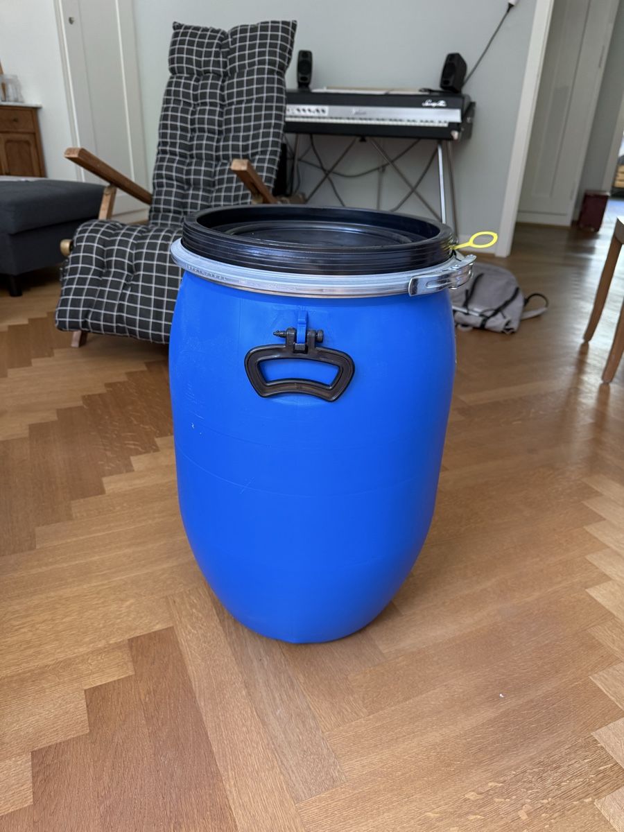 Accessoires: Universalfass 60L – Neuf (Voir description) à Bern par toroksanyo 1