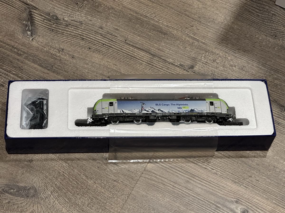 Roco Modelleisenbahnen: BLS 475 (Roco 79920) – Neu und originalverpackt aus Ostermundigen von Bahnfan