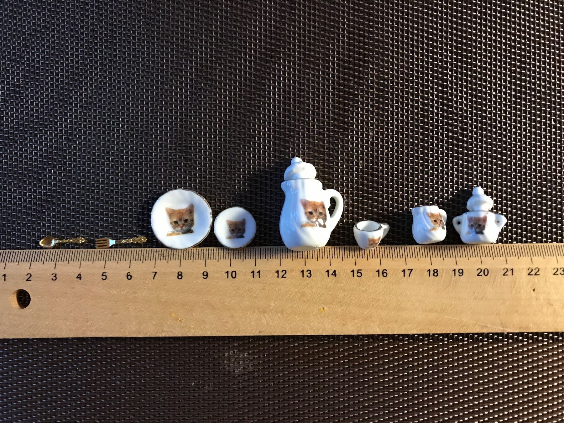 Case e mobili per bambole: Puppenhauszubehör – Nuovo e nell'imballaggio originale da Schwanden-Brienz venduto da Rossino0 1