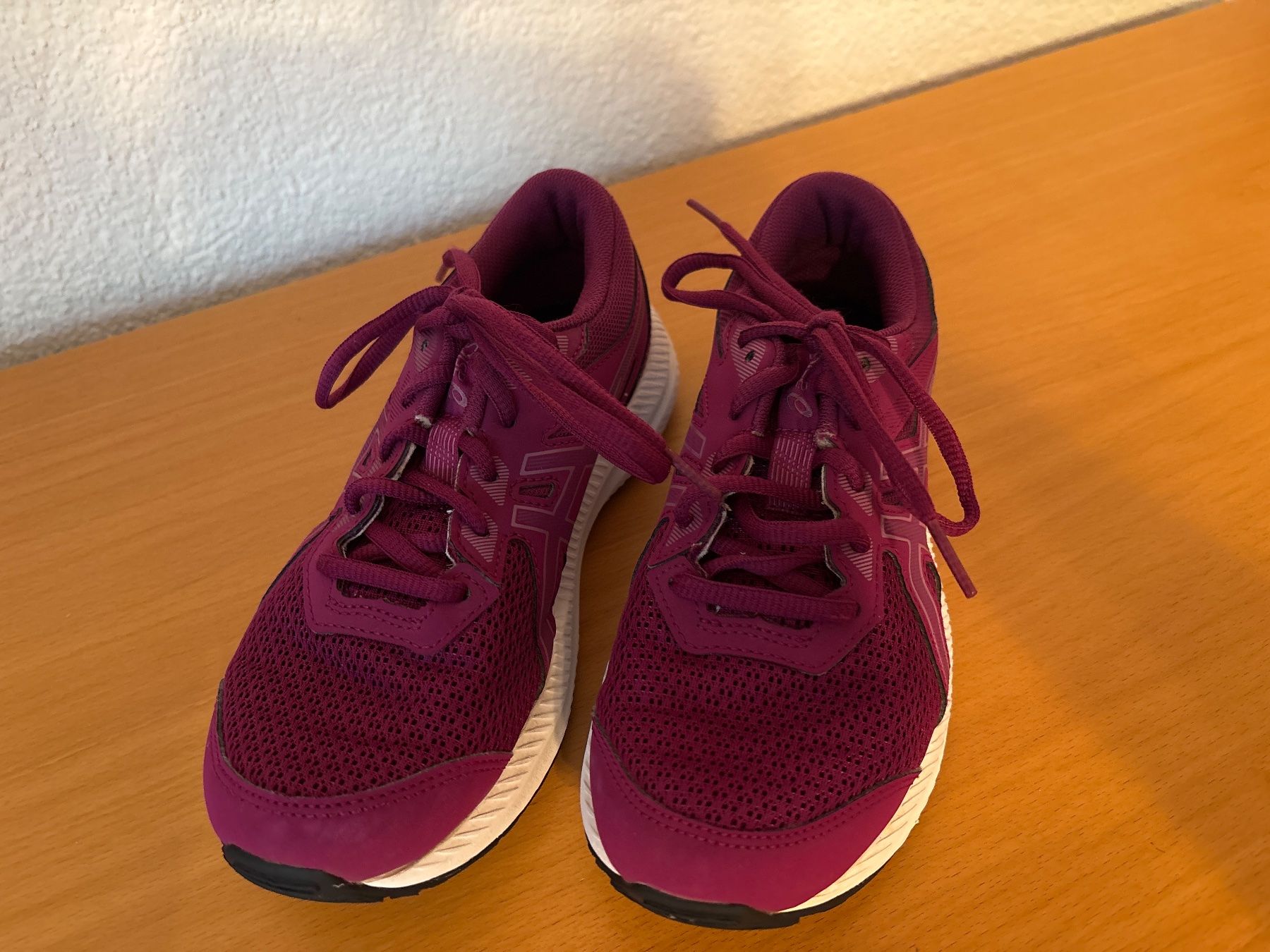 Asics Schuhe für Mädchen: Laufschuhe Asics Contend 8, Gr. 34 – Gebraucht aus Frauenfeld von zwerg13 1