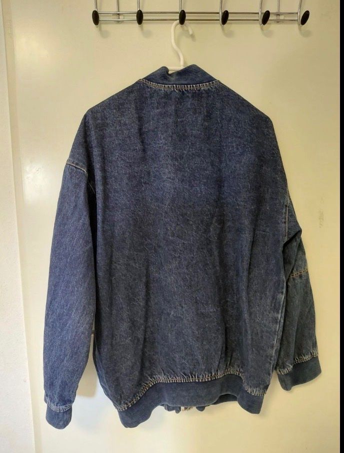 Bershka Giacche: Jeansjacke Bershka Gr. M - L – Usato da Zürich venduto da Timbera 1