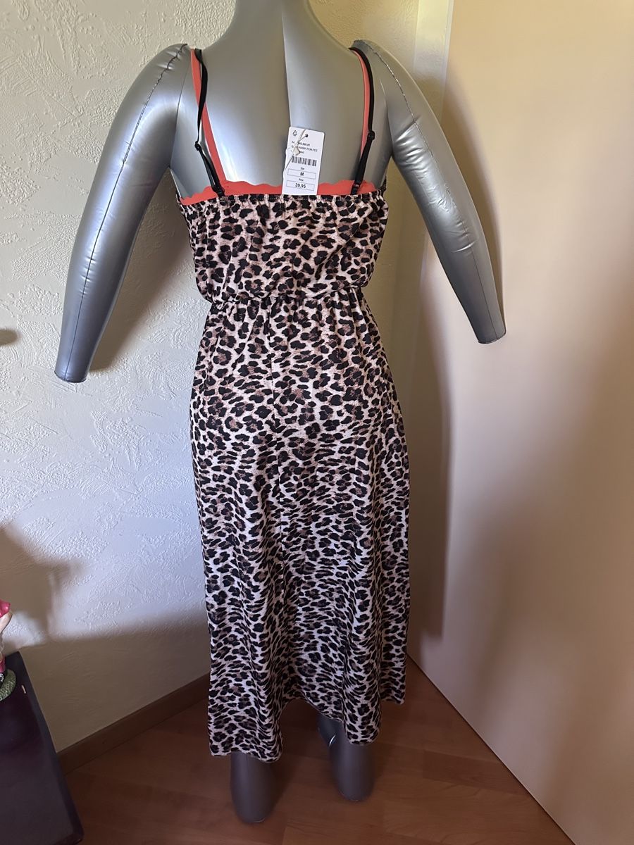 Robes: Robe longue  neuve imprimée léopard M  – Neuf avec emballage d'origine à Boussens par sko_9w6t 1