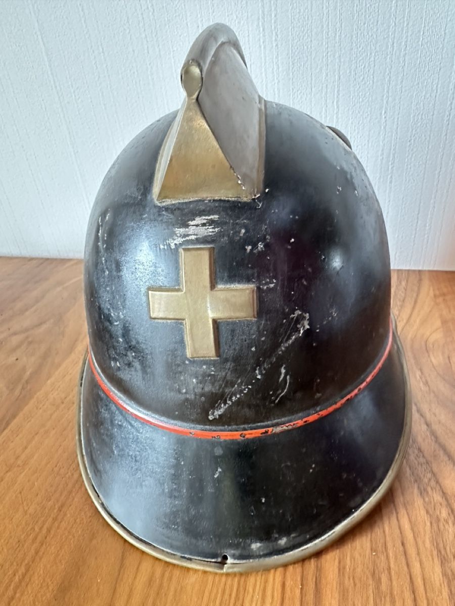 Uniformi: Feuerwehrhelm antik Schweiz alt Helm – Usato da Haegendorf venduto da Chruege 8