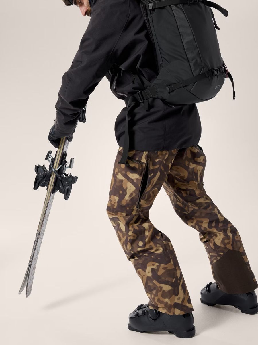 Arcteryx Pantaloni: NEW Arcteryx Sarbe print pants  – Nuovo e nell'imballaggio originale da Fribourg venduto da 7vo_pd22
