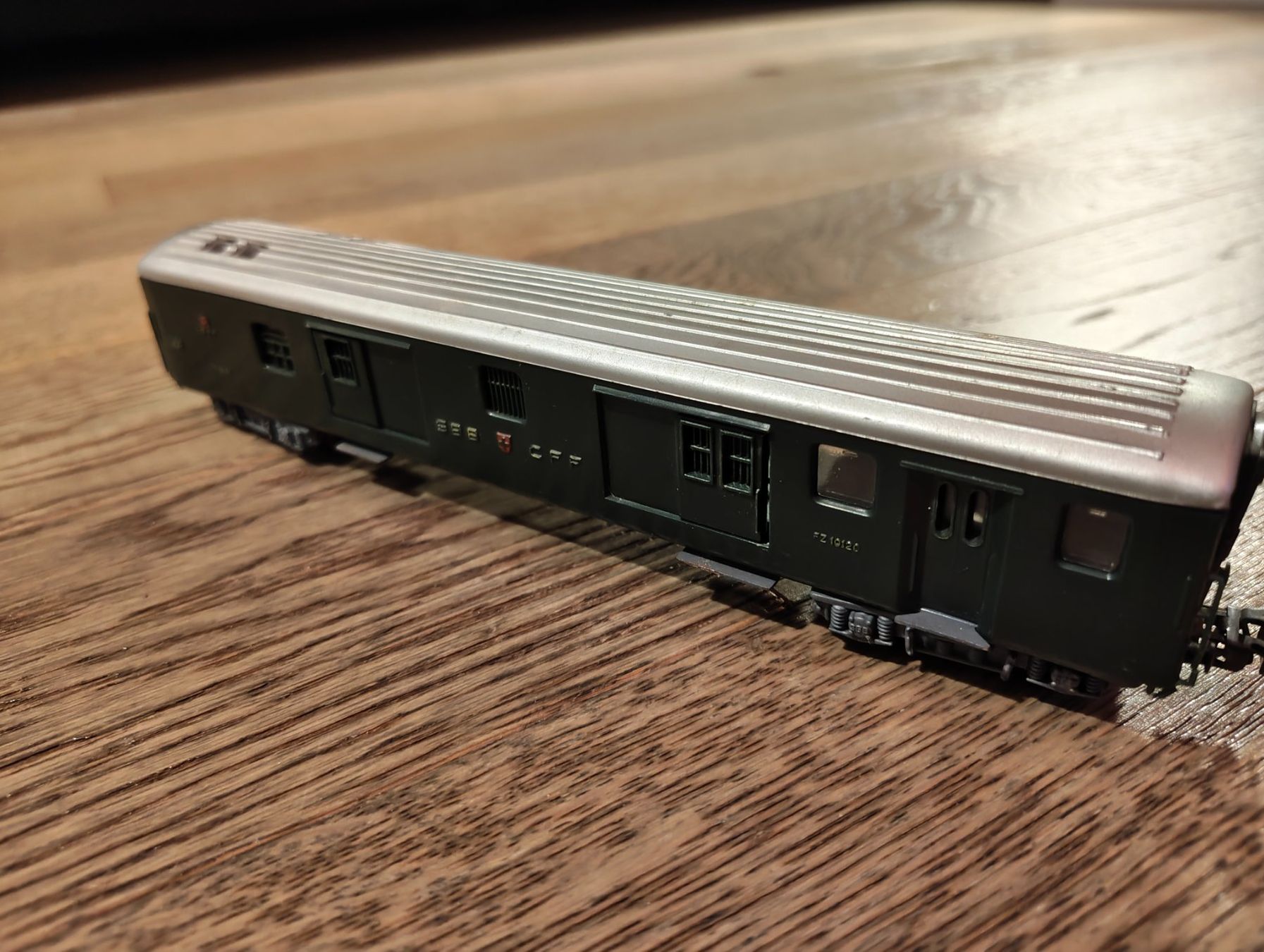 Märklin Modelleisenbahnen: Märklin Zug Set – Gebraucht aus Lonay von que_6phm 4