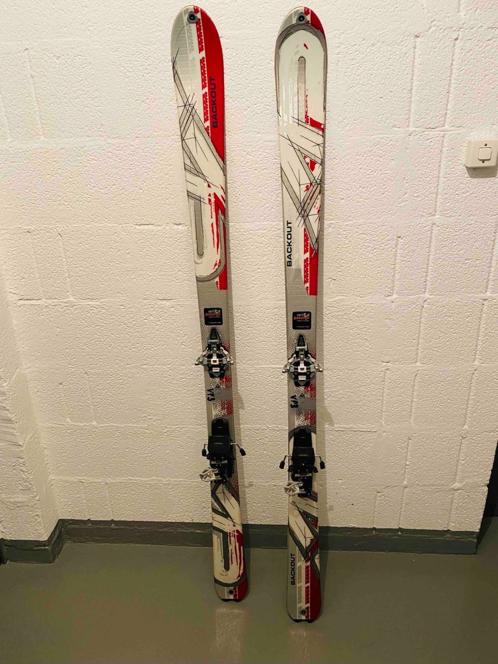 K2 Skis: K2 Backout, skis de randonnée, avec fixations Dynafit ST82 – Gebraucht aus Cornaux NE von THX01