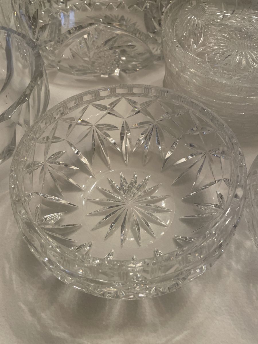 Set di piatti: Lot de vaisselle en cristal – Usato da Vernier venduto da Cocopschit 2