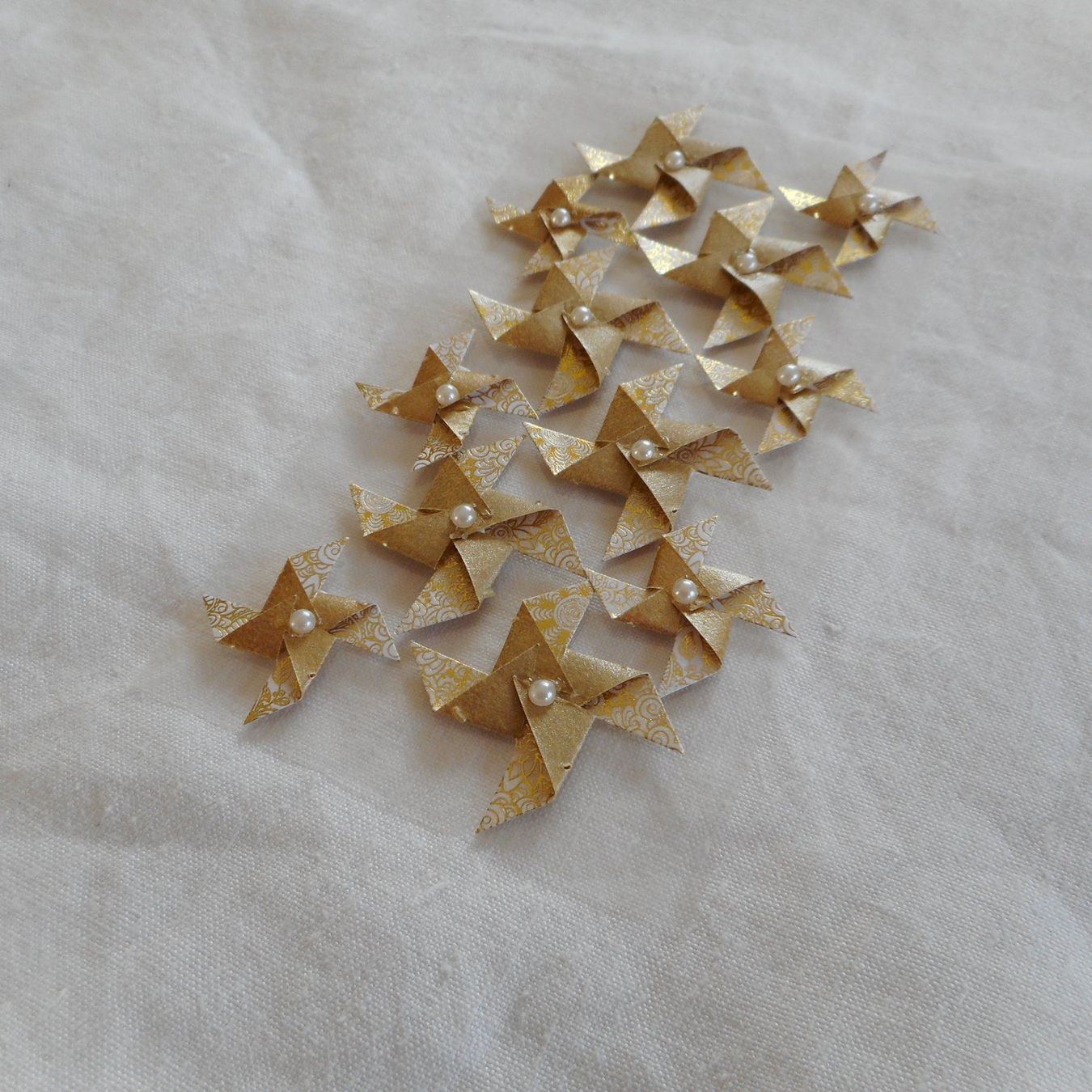 Altro in Decorazioni & Accessori: 3D Sticker Windrädli Gold – Nuovo (secondo la descrizione) da Niederlenz venduto da Berghem 1