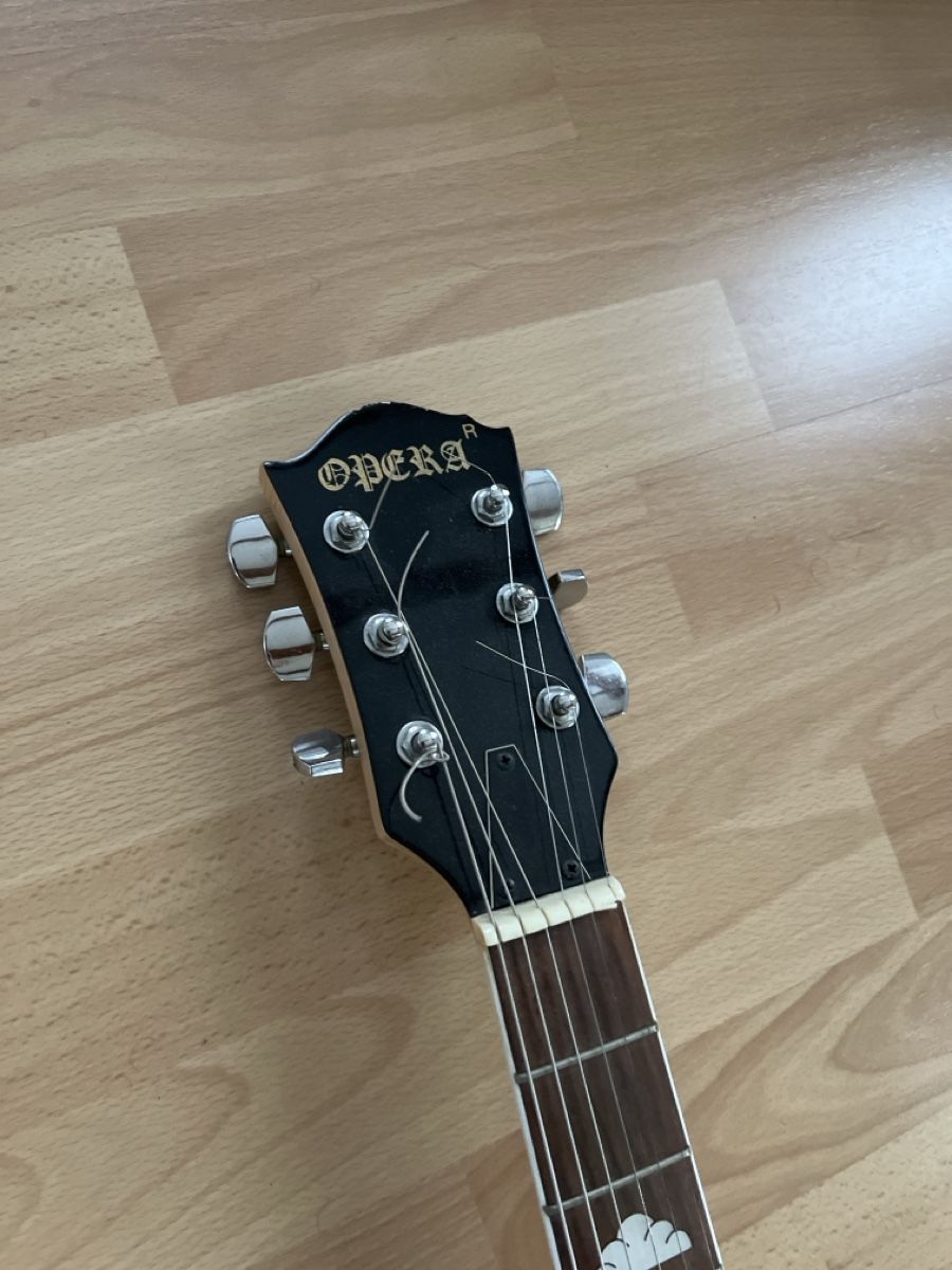 Instruments de musique: E-Gitarre defekt  – Défectueux à Edlibach par lar_snw9 2