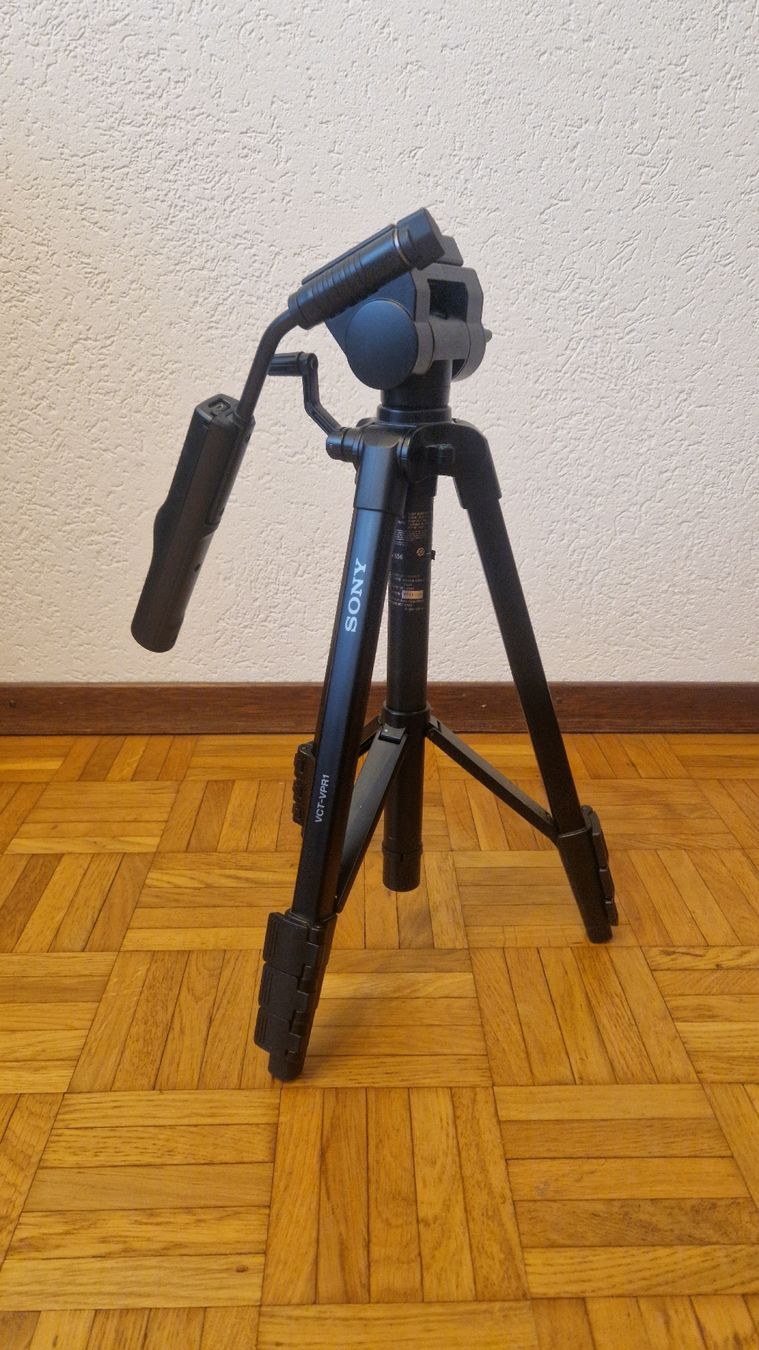 Foto & Immagini: Sony Tripod Black Used – Usato da Rüschlikon venduto da -J05u3- 2