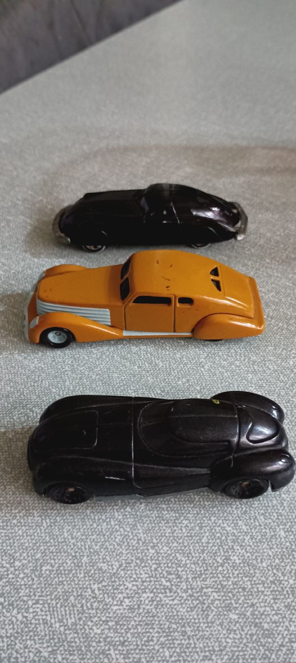 Hot Wheels Spielzeuge: 2 Hot Wheels Autos & 1 ERTL  Konvolut – Gebraucht aus Basel von kim_872m 2