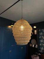Design-Hängelampe in Gold  elegante Statement-Leuchte