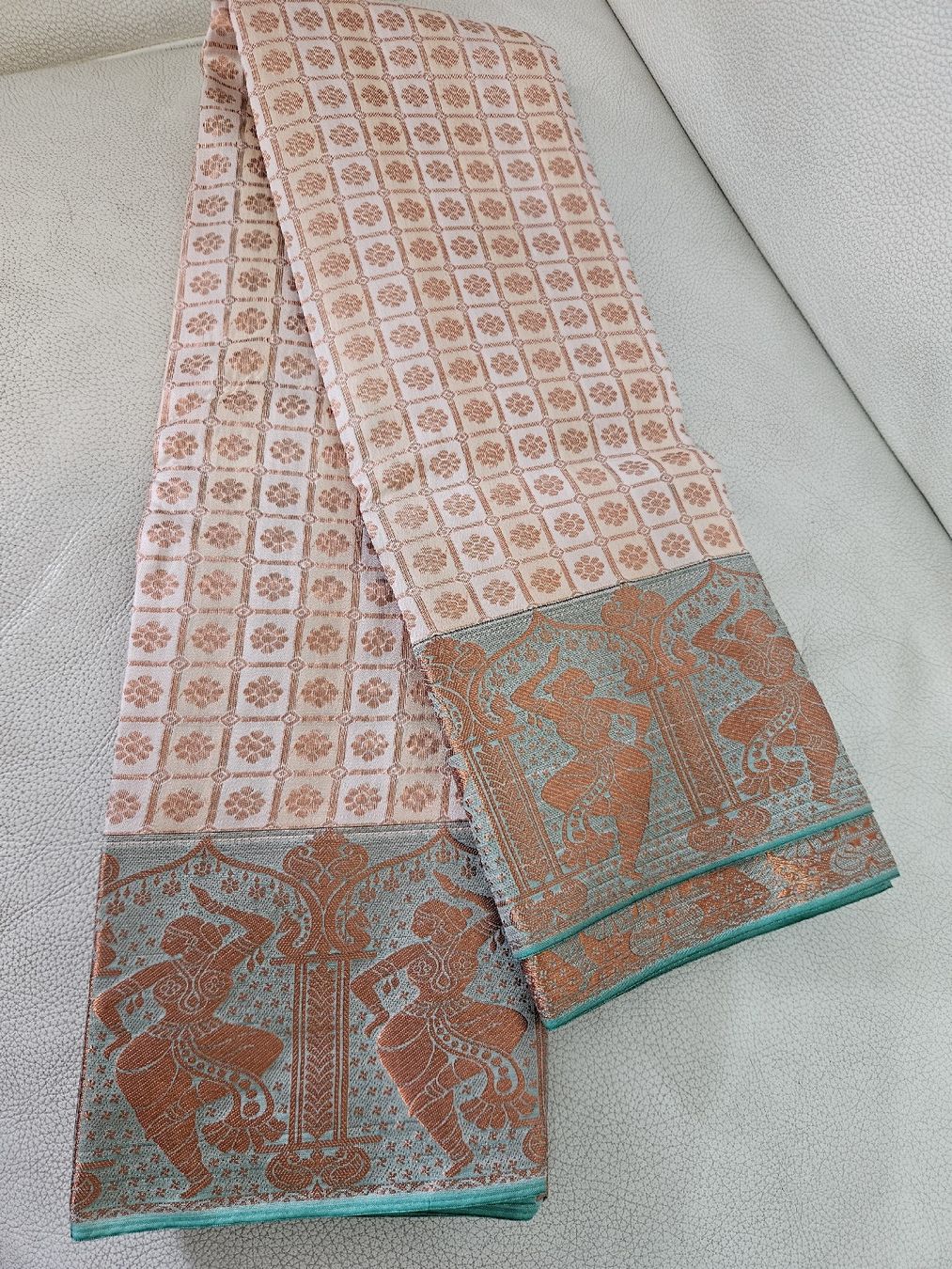 Vestiti: Semi kanchipuram silk saree – Nuovo e nell'imballaggio originale da Les Acacias venduto da minnie6 2