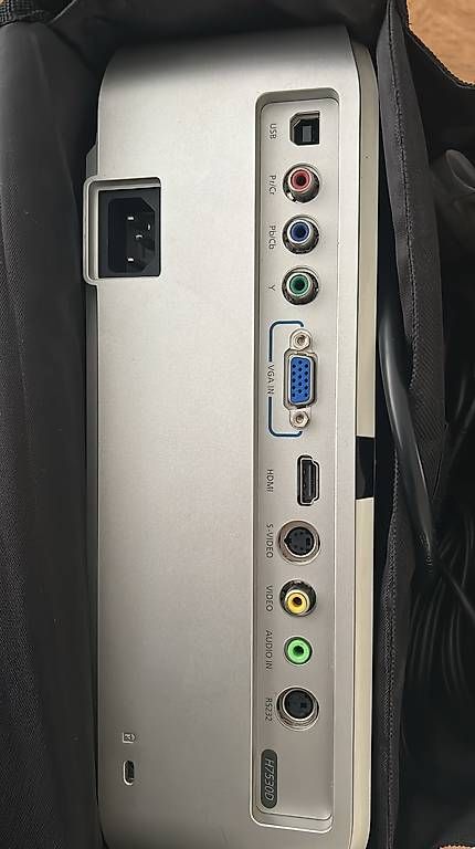 Vidéoprojecteurs: Grosse Leinwand + Acer Beamer – D'occasion à Dietikon par AdiMustafi