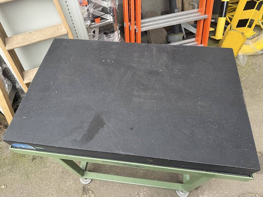 Tutti gli attrezzi: Messtisch 80x50xH: 92cm – Usato da Necker venduto da liq24 2